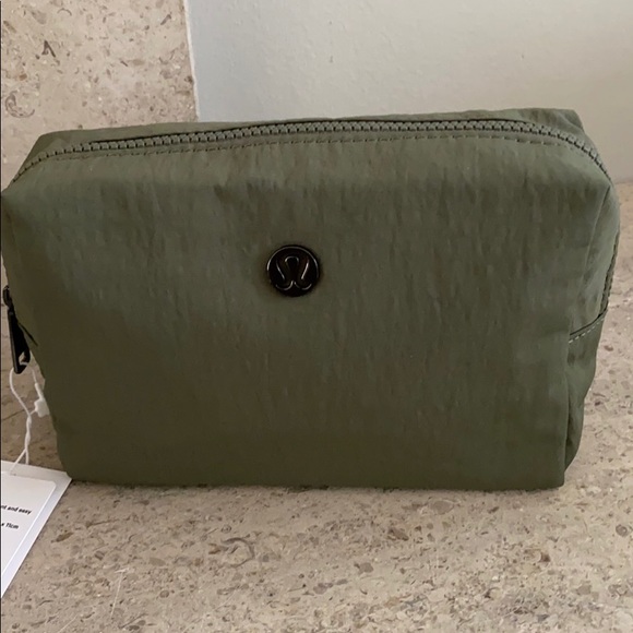 Lululemon All Your Small Things Pouch Mini - Picture 2 of 12